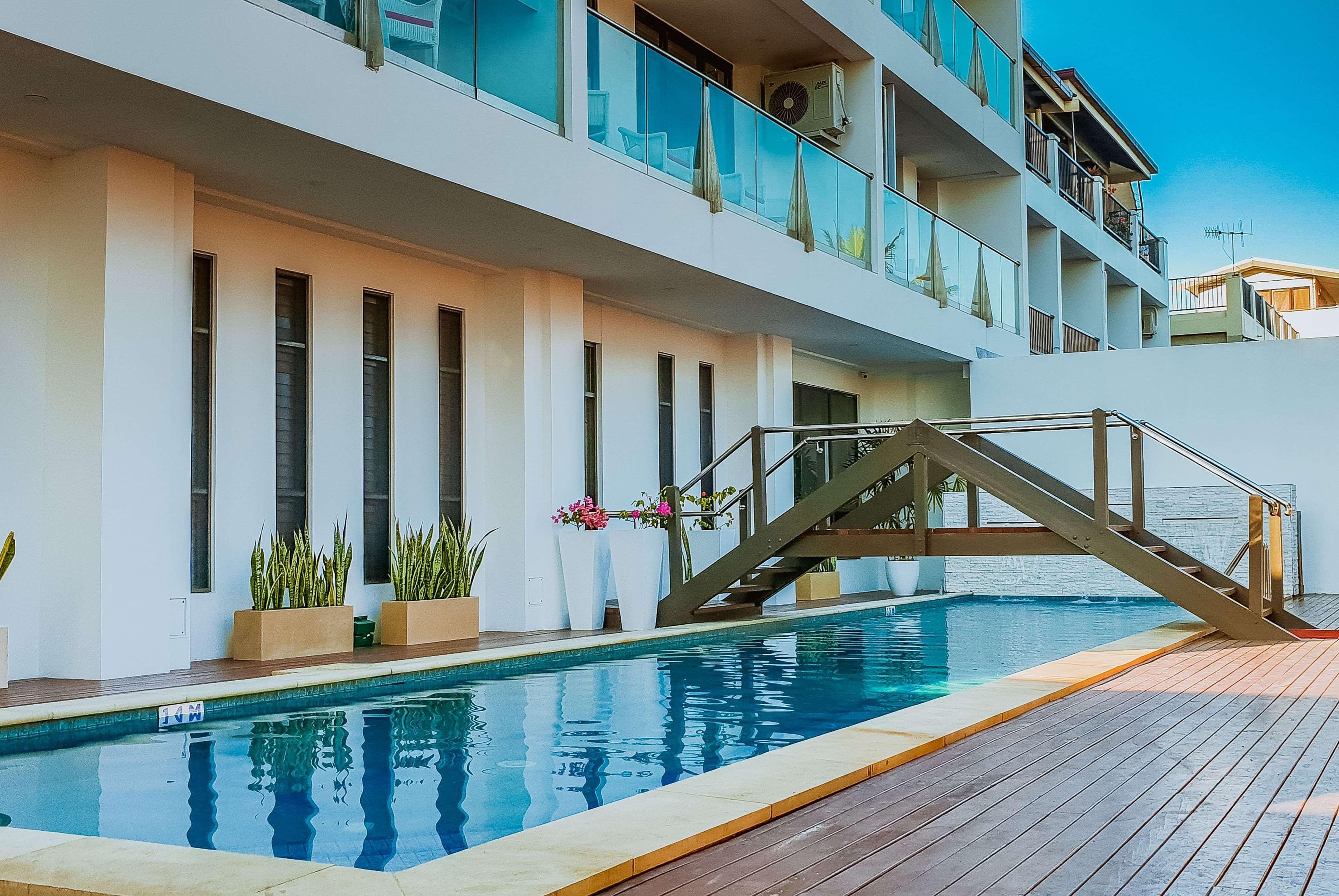 Ramada Suites By Wyndham Wailoaloa Beach Fiji Nadi Kültér fotó