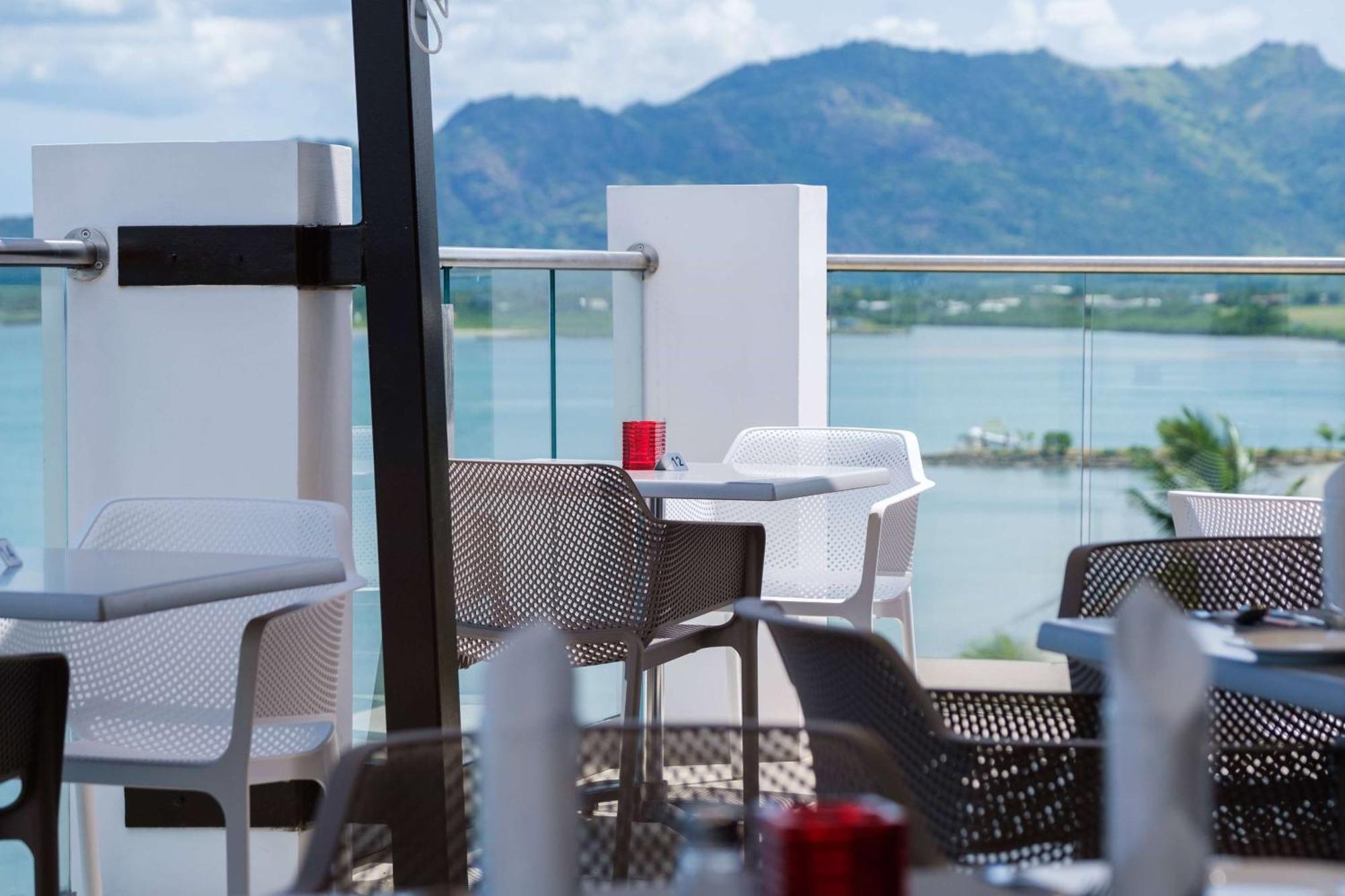Ramada Suites By Wyndham Wailoaloa Beach Fiji Nadi Kültér fotó