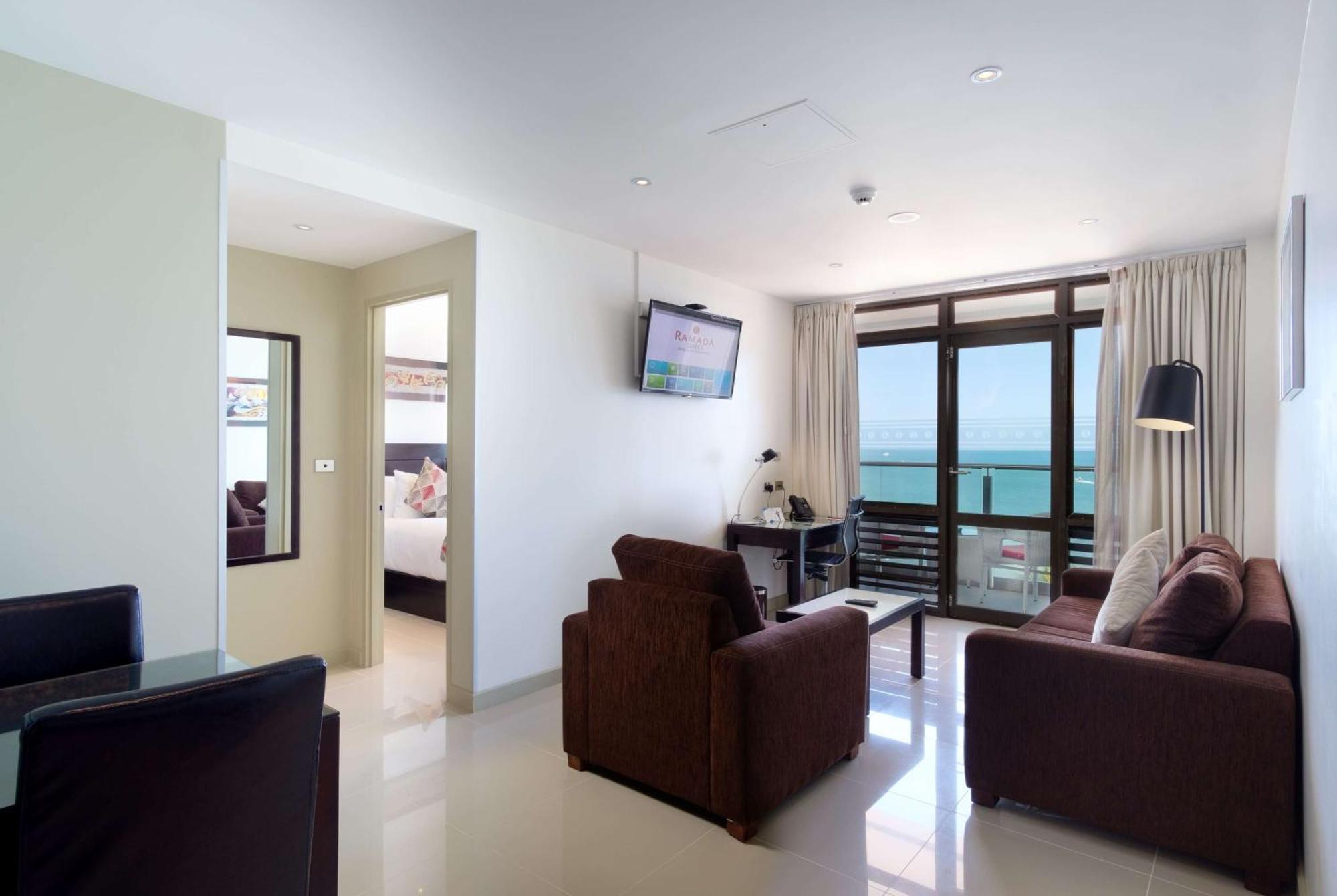 Ramada Suites By Wyndham Wailoaloa Beach Fiji Nadi Kültér fotó