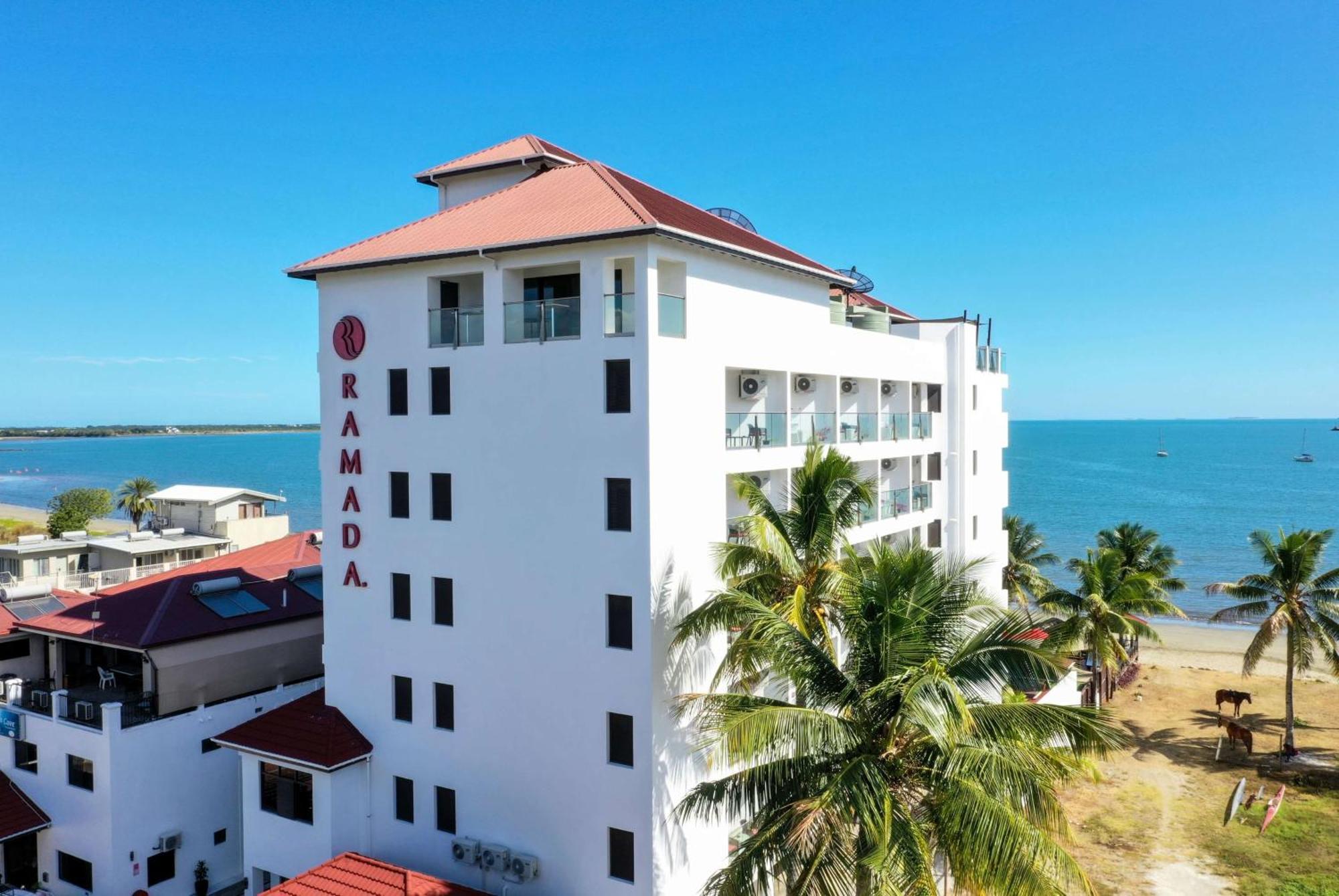 Ramada Suites By Wyndham Wailoaloa Beach Fiji Nadi Kültér fotó