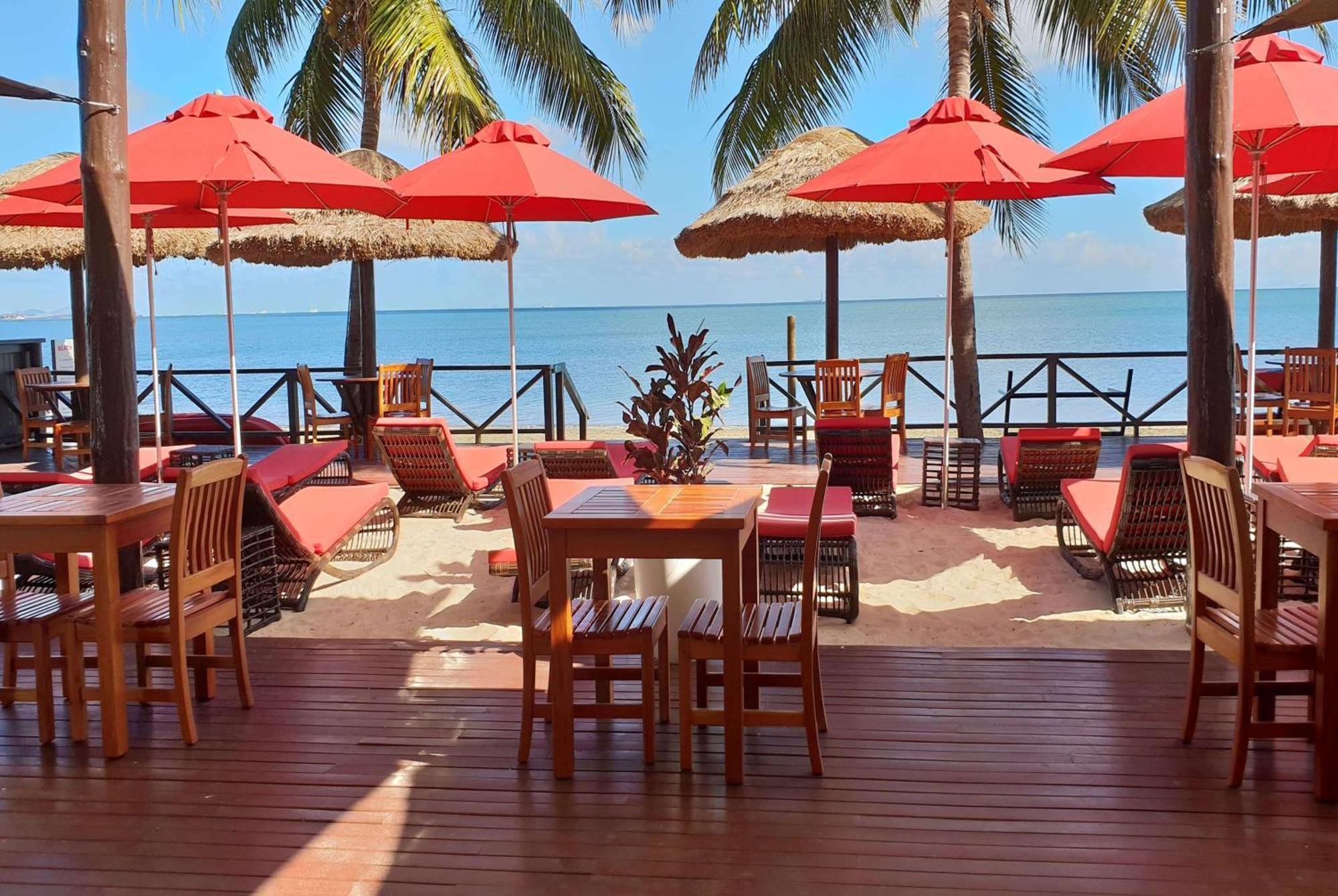 Ramada Suites By Wyndham Wailoaloa Beach Fiji Nadi Kültér fotó