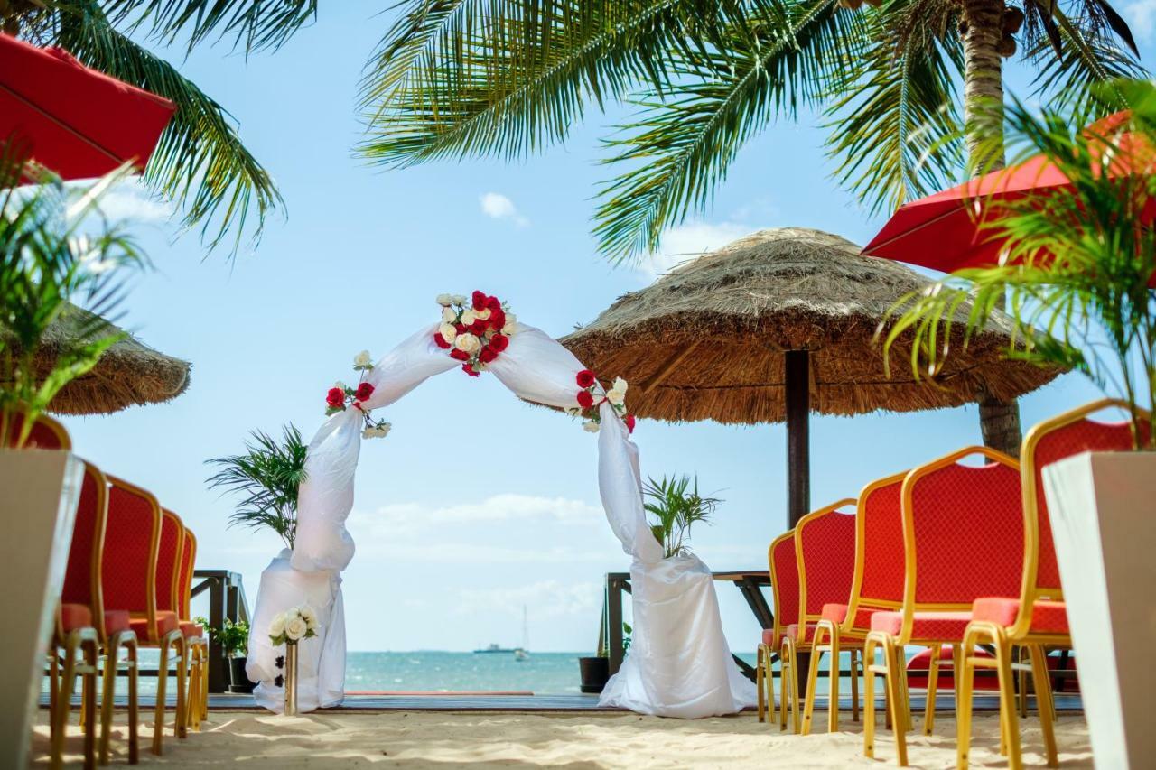 Ramada Suites By Wyndham Wailoaloa Beach Fiji Nadi Kültér fotó